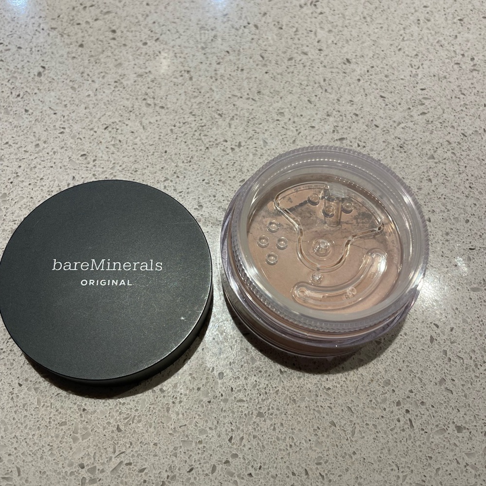 bareMinerals Original Loose Powder in Black Container